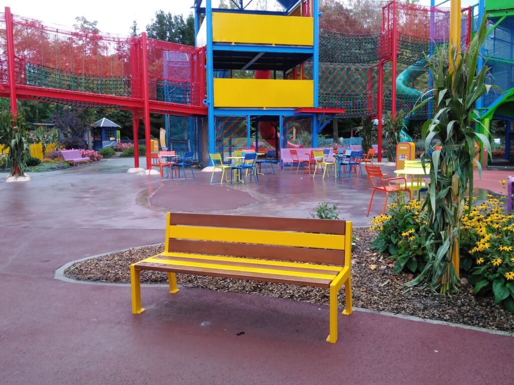 guyon fabricant mobilier pour parc attractions walibi belgium parc a theme