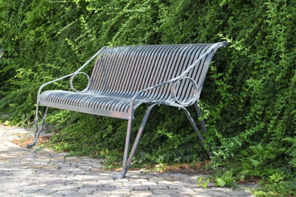 guyon mobilier urbain banc metal TULIP