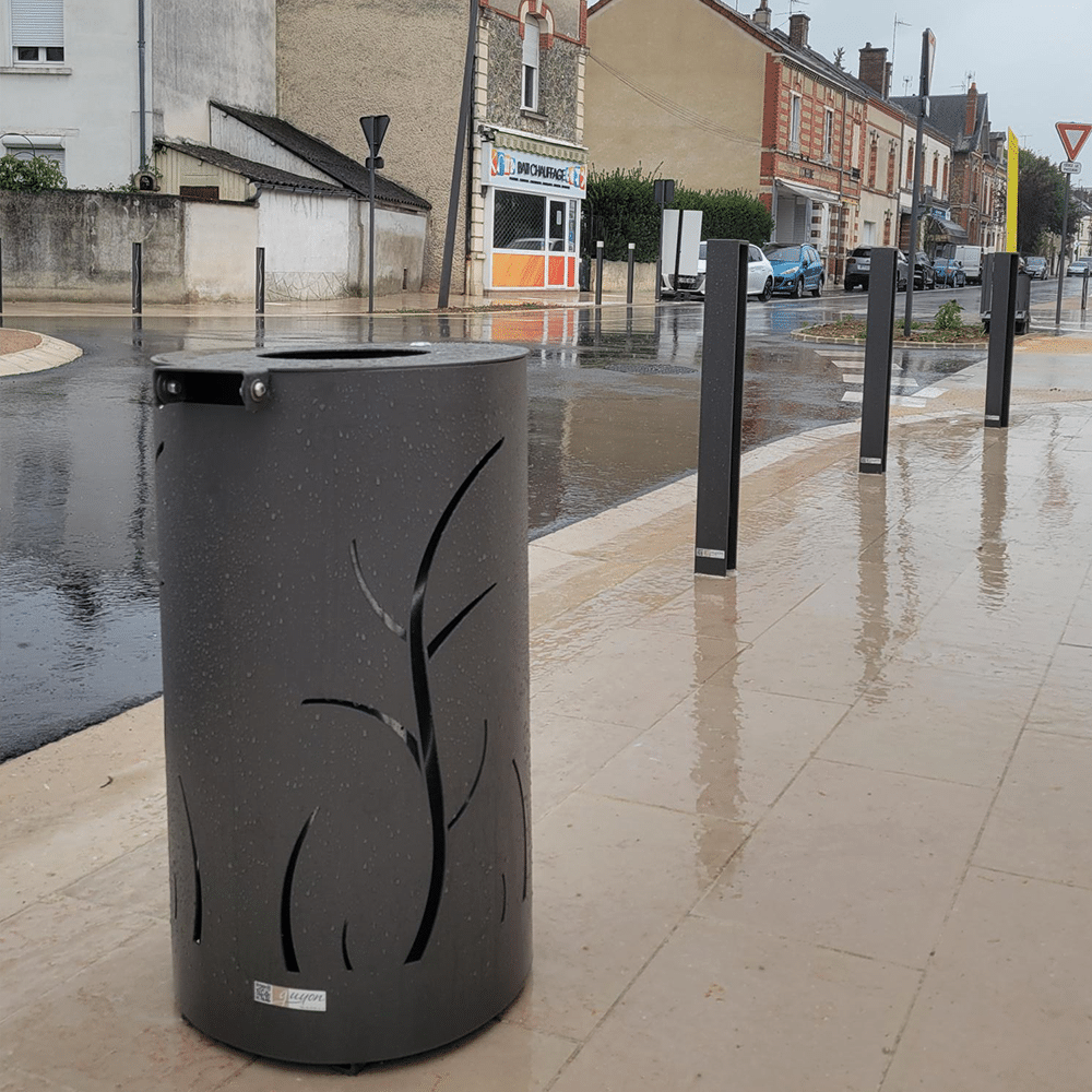 mobilier urbain en métal ville de romilly sur seine poubelle